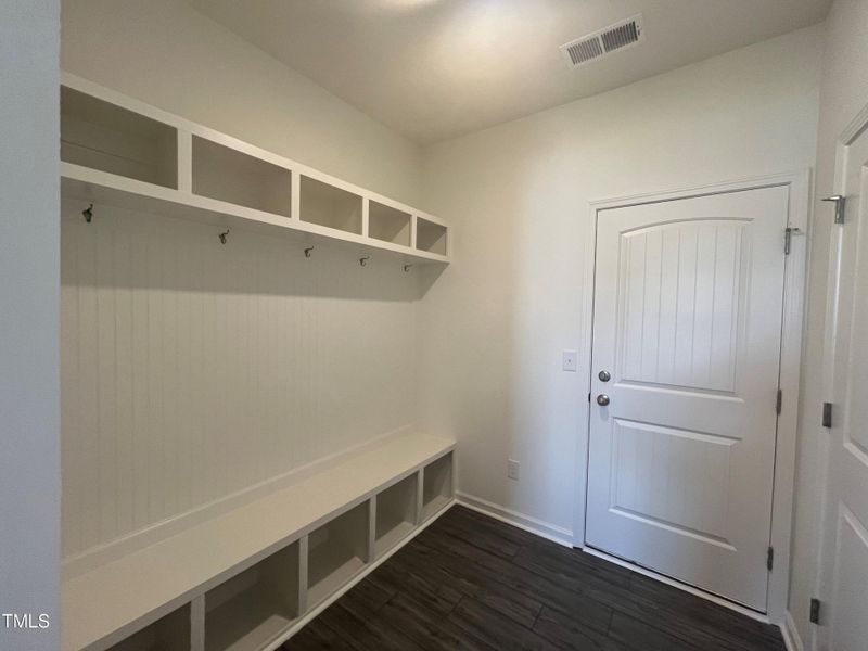 68 Mudroom at entry 82124