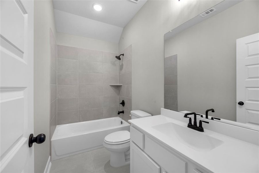 Furnished interior view inside a new home in Jordan Ranch – 50', Katy (Image 5). Furnished interior view inside a new home in Jordan Ranch – 50', Katy (Image 5).