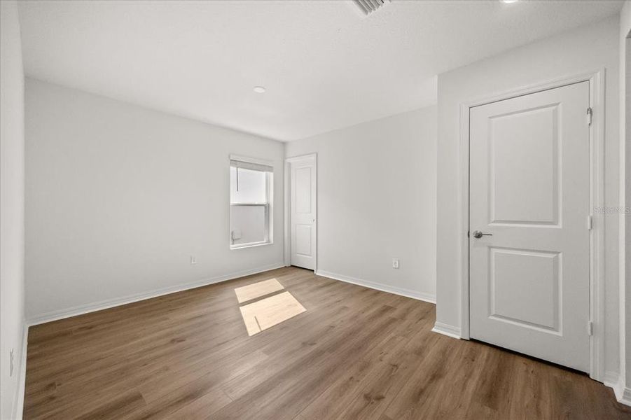 Spacious, unfurnished interior of a new home in Hickory Ranch, Auburndale (Image 12).