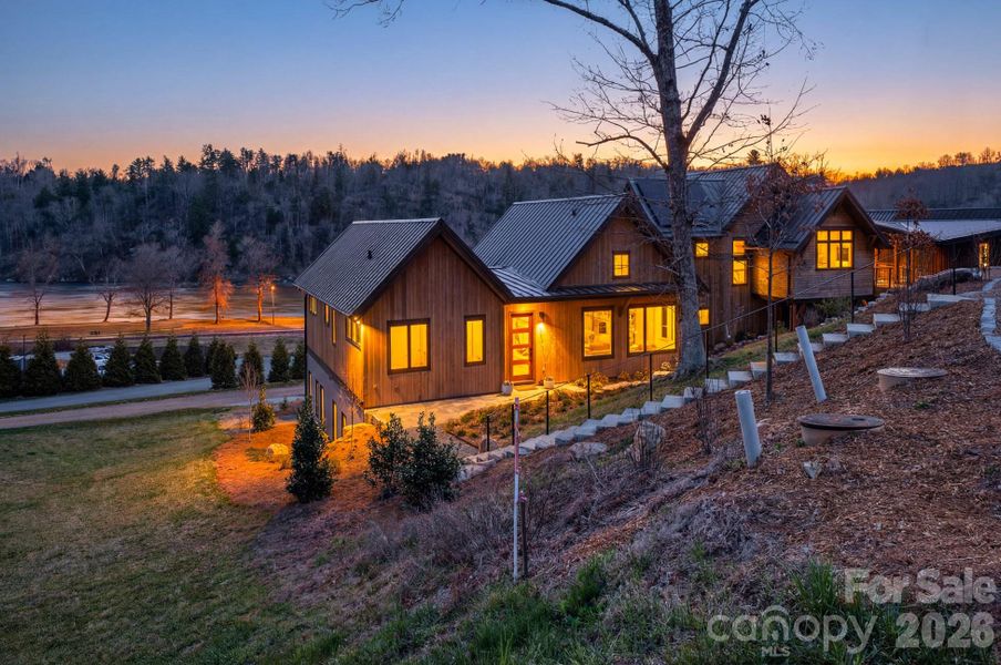 Image 40 of a home in .