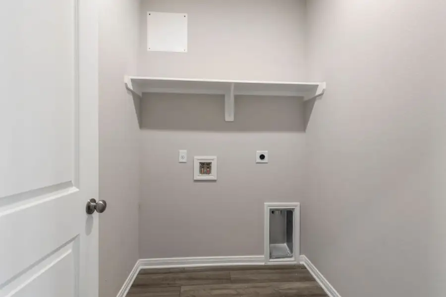 Spacious, unfurnished interior of a new home in South Pointe, Temple (Image 12).