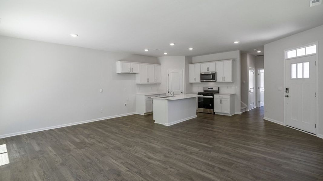 Spacious, unfurnished interior of a new home in Copper Run South, Durham (Image 12).