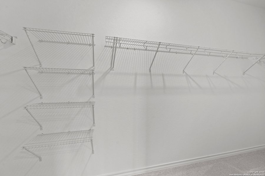 Spacious, unfurnished interior of a new home in Horizon Ridge, San Antonio (Image 16).