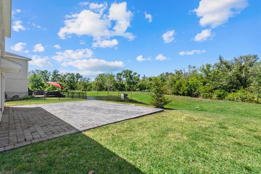 Exterior details and patio area of a home in , Bradenton (Image 25).