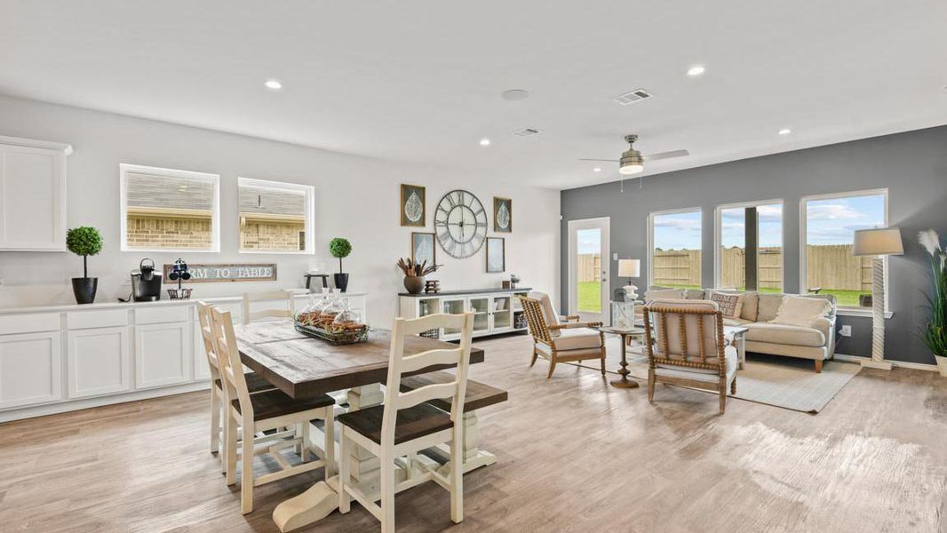 Furnished interior view inside a new home in Lake Conroe Cove, Willis (Image 9).