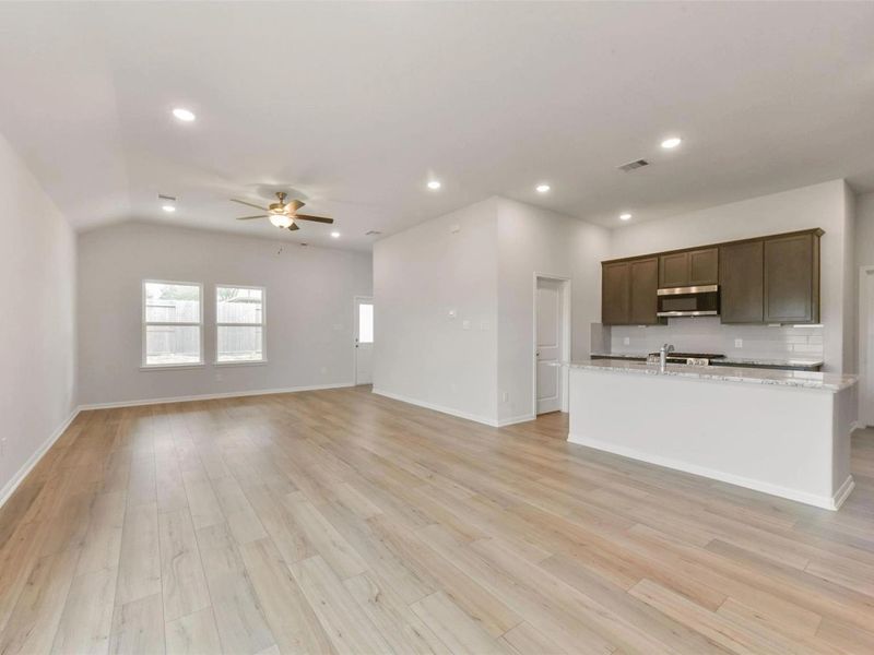 Spacious, unfurnished interior of a new home in Windmill Estates, Magnolia (Image 15). Spacious, unfurnished interior of a new home in Windmill Estates, Magnolia (Image 15).