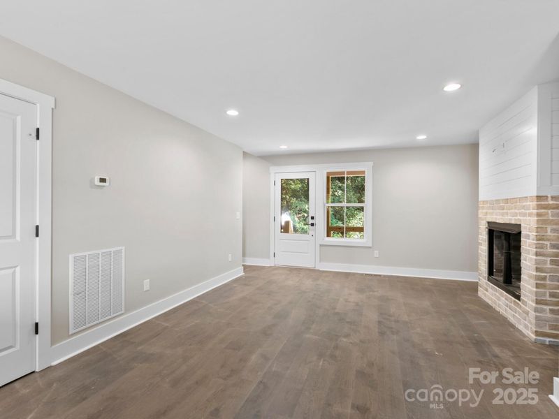 Spacious, unfurnished interior of a new home in , Candler (Image 12).