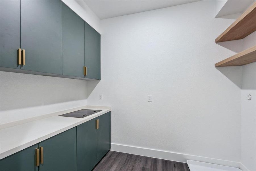 Furnished interior view inside a new home in , Cedar Hill (Image 7).