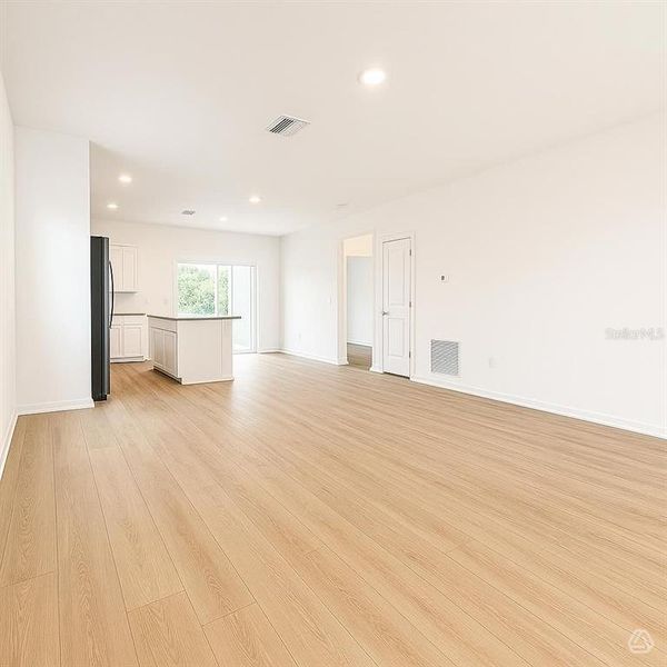 Spacious, unfurnished interior of a new home in Broadleaf, Parrish (Image 8).