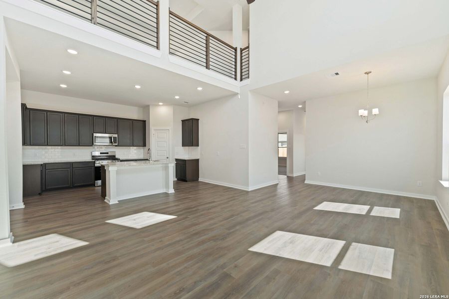 Spacious, unfurnished interior of a new home in Hunters Ranch, San Antonio (Image 16). Spacious, unfurnished interior of a new home in Hunters Ranch, San Antonio (Image 16).