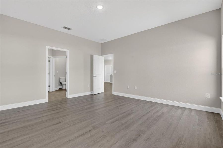 Spacious, unfurnished interior of a new home in , Lake Hamilton (Image 22). Spacious, unfurnished interior of a new home in , Lake Hamilton (Image 22).