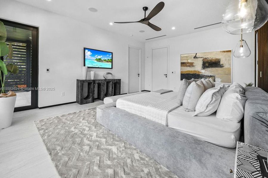 Furnished interior view inside a new home in , Fort Lauderdale (Image 26).