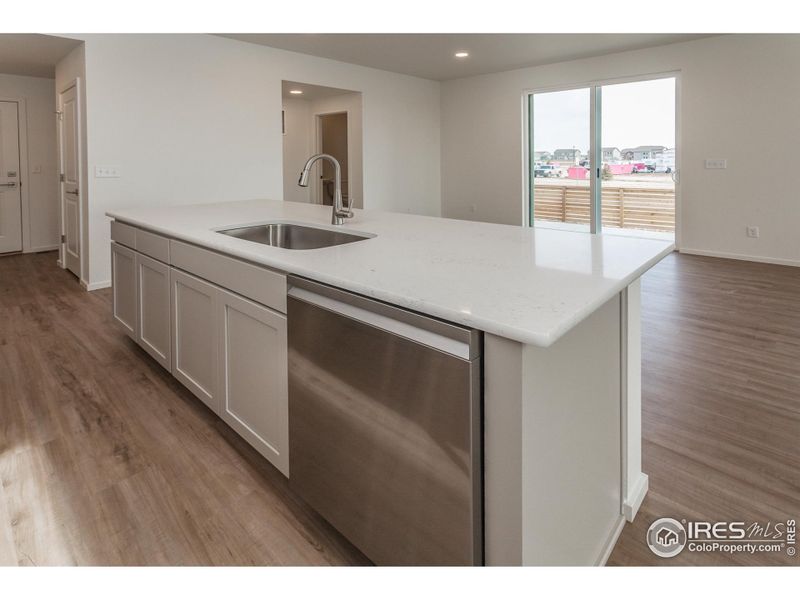 EXAMPLE PHOTOS: KITCHEN ISLAND