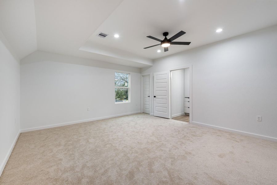 Spacious, unfurnished interior of a new home in , Anderson (Image 20).