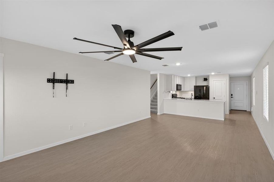 Spacious, unfurnished interior of a new home in Creekview, Pilot Point (Image 22).