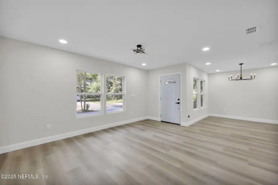 Spacious, unfurnished interior of a new home in , Jacksonville (Image 17). Spacious, unfurnished interior of a new home in , Jacksonville (Image 17).