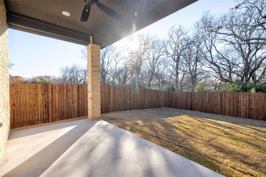 View of patio / terrace with ceiling fan