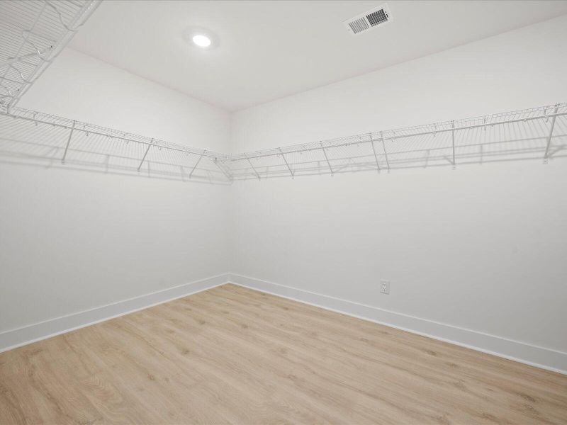 Spacious, unfurnished interior of a new home in , Summerville (Image 14).
