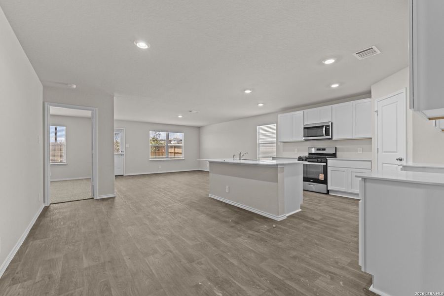 Spacious, unfurnished interior of a new home in Redbird Ranch, San Antonio (Image 21). Spacious, unfurnished interior of a new home in Redbird Ranch, San Antonio (Image 21).