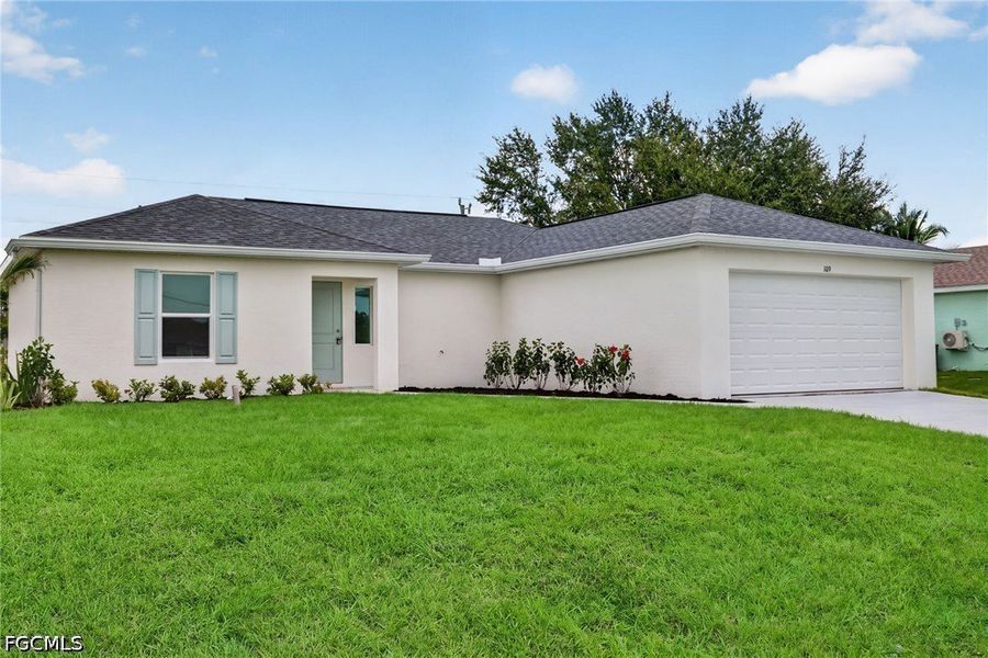 Image 27 of a home in Cape Coral. Image 27 of a home in Cape Coral.