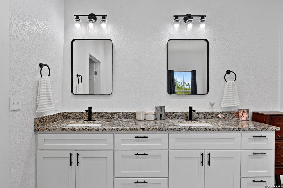 Furnished interior view inside a new home in , Kenedy (Image 16).