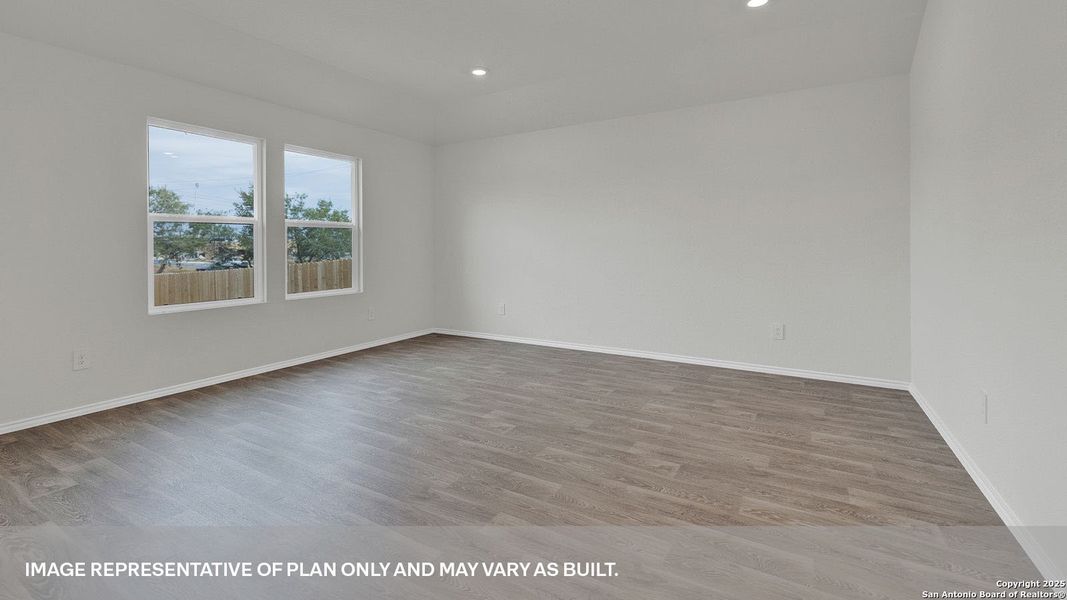 Spacious, unfurnished interior of a new home in Arroyo Ranch, Seguin (Image 13).