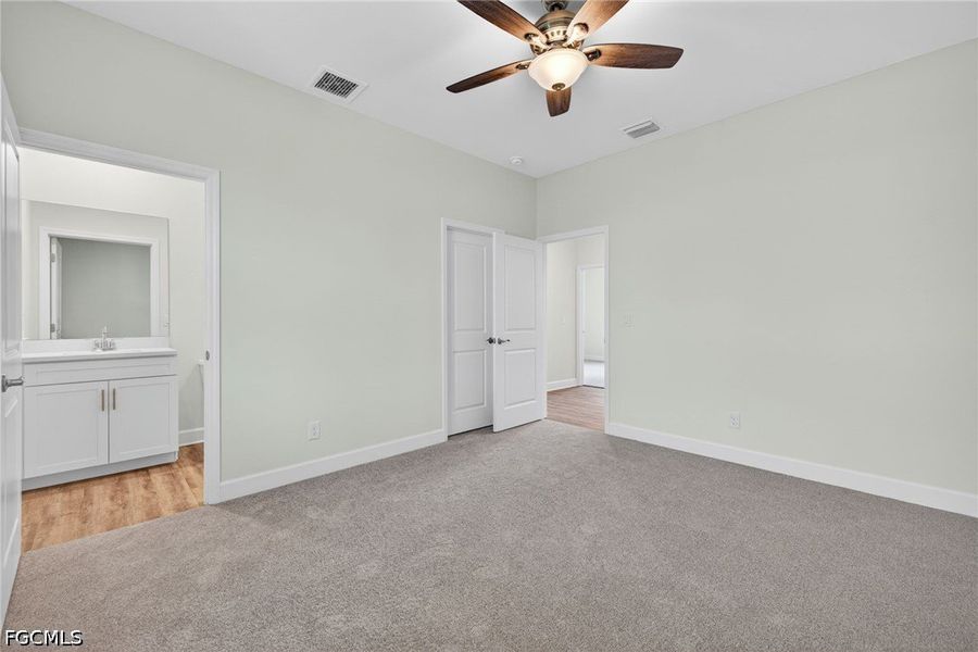 Spacious, unfurnished interior of a new home in Cape Coral, Cape Coral (Image 20).
