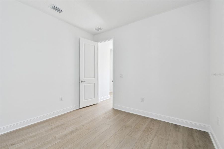 Spacious, unfurnished interior of a new home in Hawkstone, Sarasota (Image 40).