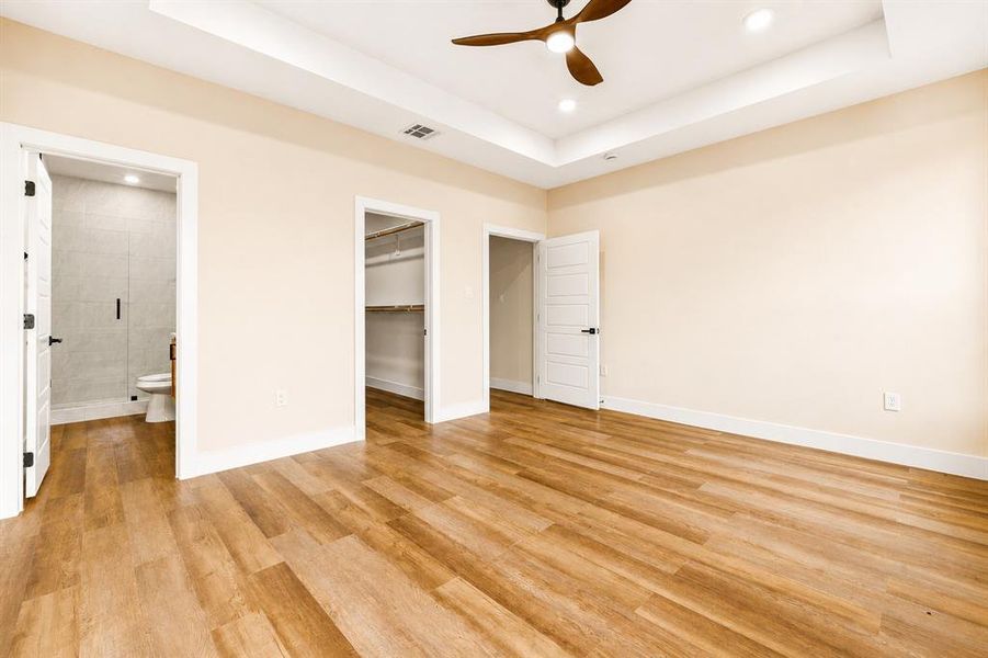 Spacious, unfurnished interior of a new home in , Granbury (Image 22).