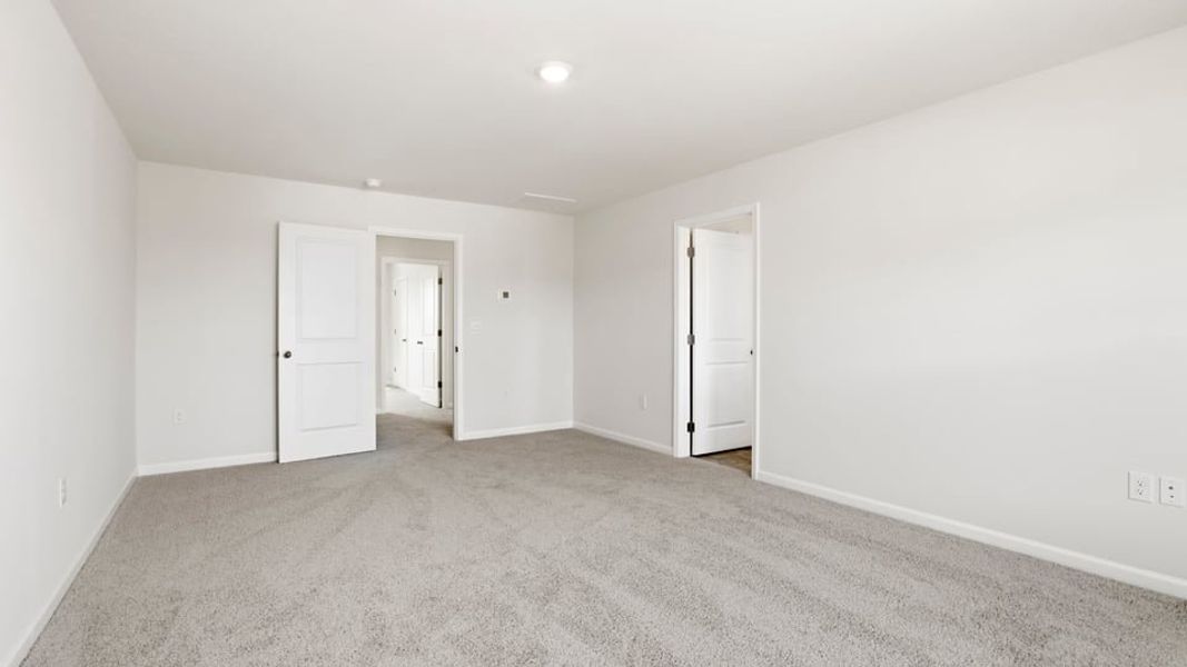 Spacious, unfurnished interior of a new home in Baxter Village, Boiling Springs (Image 35).