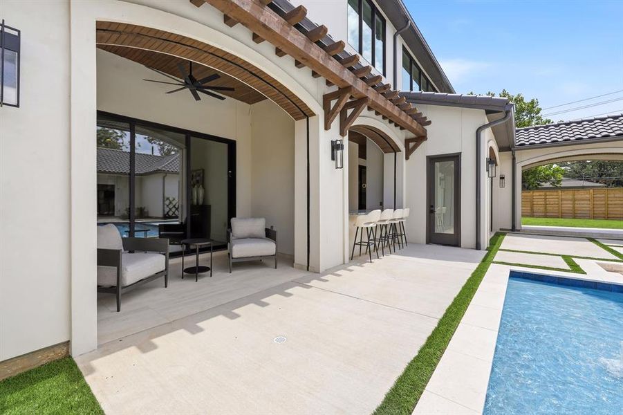 Primary suite that opens to its own secluded outdoor patio—perfect for quiet mornings or evening retreats.