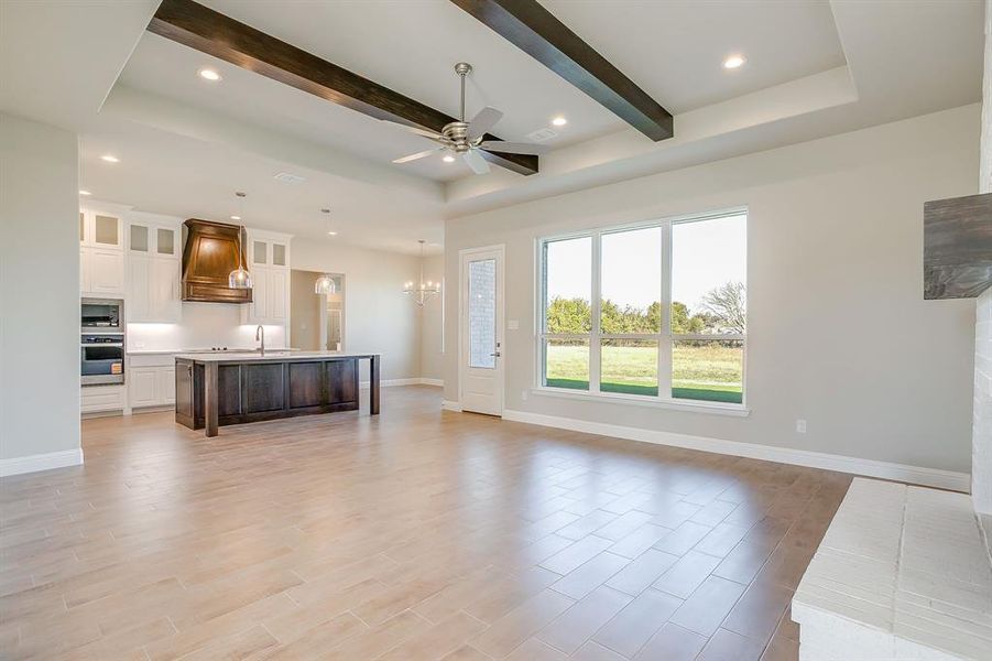 Spacious, unfurnished interior of a new home in , Weatherford (Image 13).