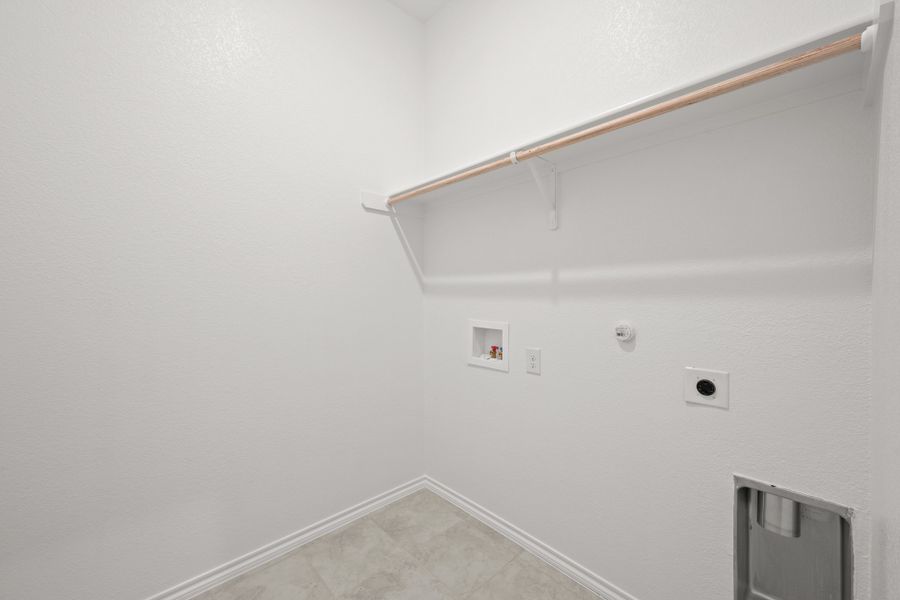 Spacious, unfurnished interior of a new home in Hulen Trails, Fort Worth (Image 29). Spacious, unfurnished interior of a new home in Hulen Trails, Fort Worth (Image 29).