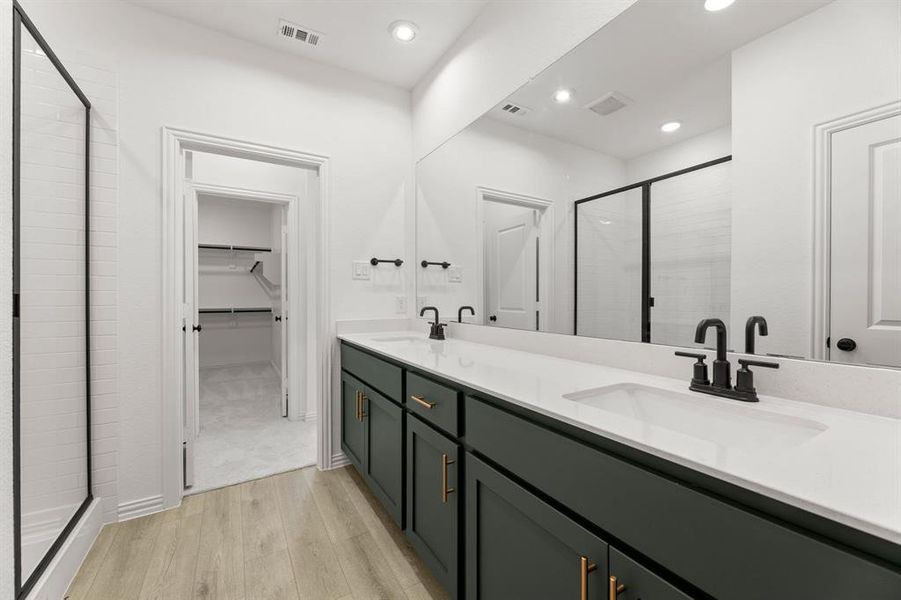 14097 Donahue-Primary Suite-4