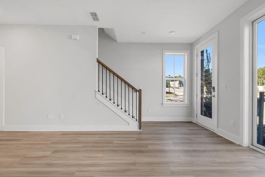 Spacious, unfurnished interior of a new home in Echo Park, Suwanee (Image 11).