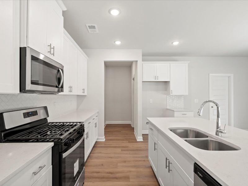 Furnished interior view inside a new home in Vickery Station, Woodruff (Image 5).