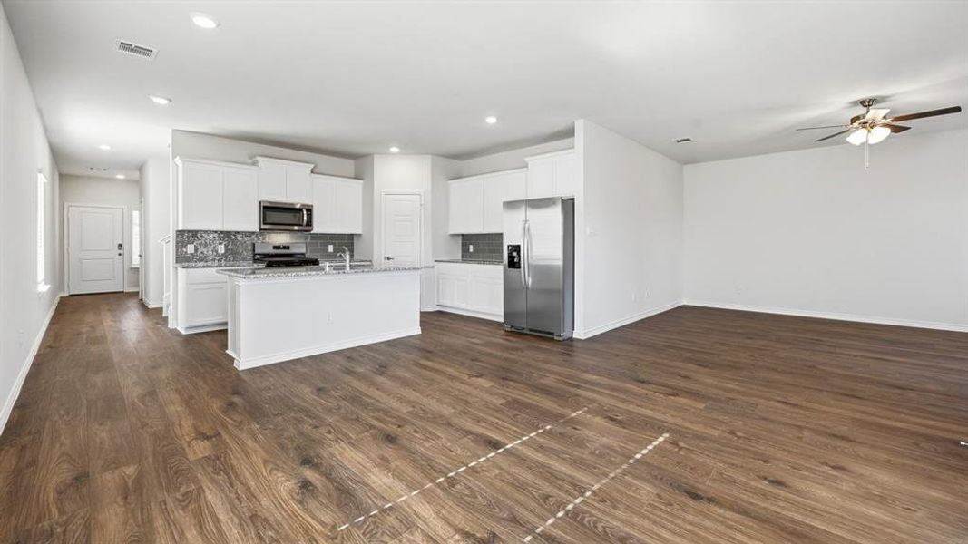 Spacious, unfurnished interior of a new home in Winchester Crossing, Princeton (Image 36).