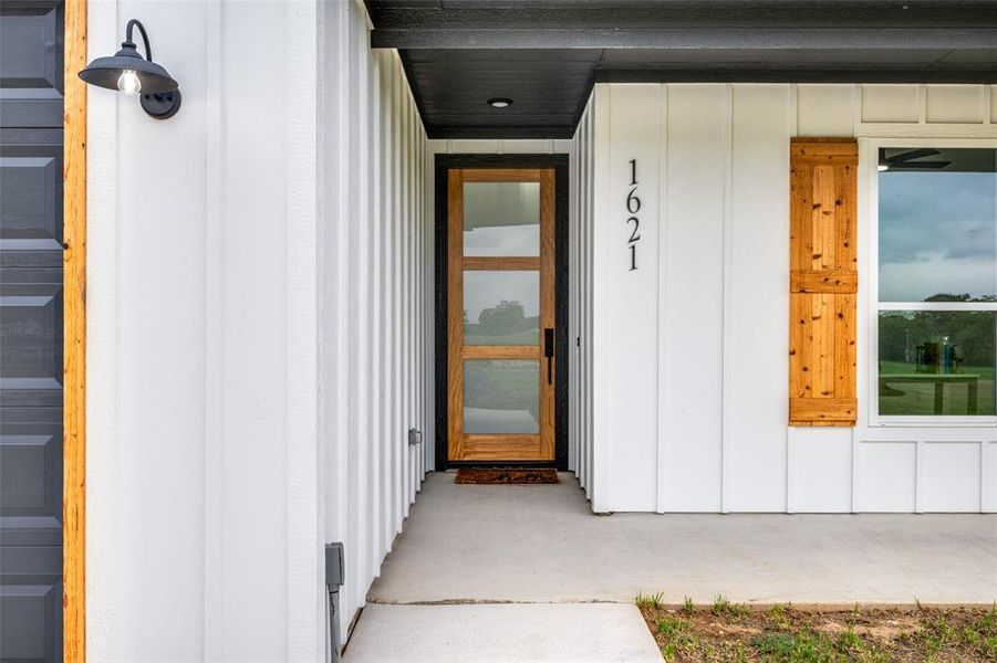 Exterior details and patio area of a home in , Boyd (Image 3).