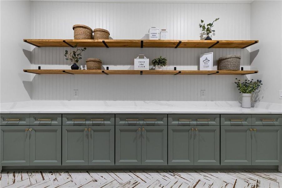 Image 83 of a home in .