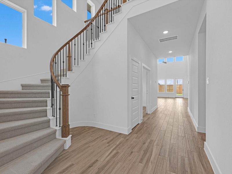 Spacious, unfurnished interior of a new home in Jubilee 50′, Hockley (Image 24).