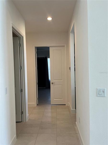 Spacious, unfurnished interior of a new home in , Wesley Chapel (Image 12).