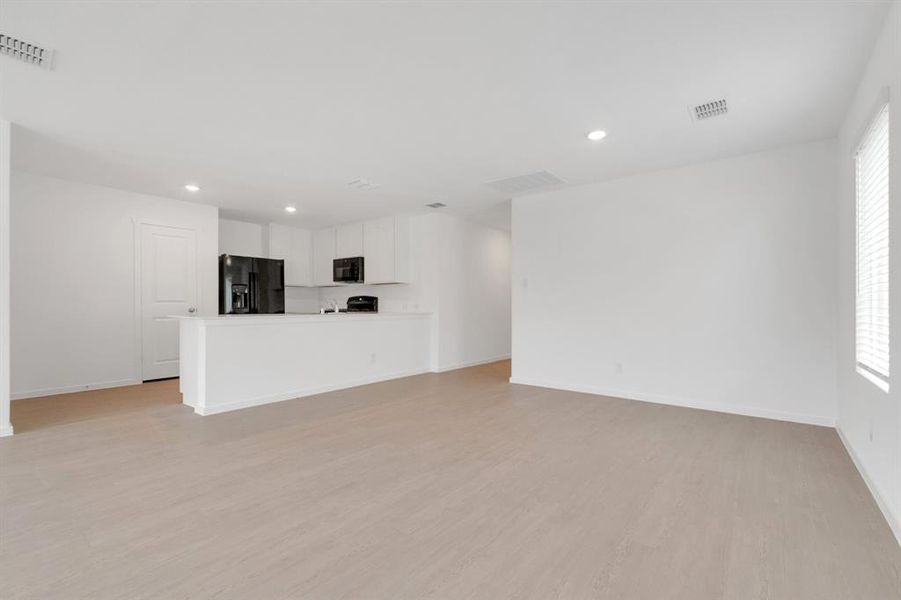 Spacious, unfurnished interior of a new home in Falcon Heights, Forney (Image 14).