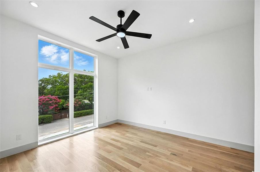 Spacious, unfurnished interior of a new home in , Dallas (Image 26).