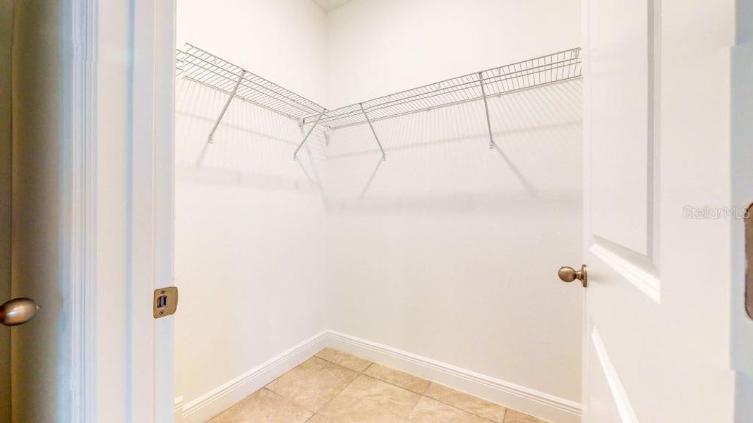 Spacious, unfurnished interior of a new home in , Dunnellon (Image 14).