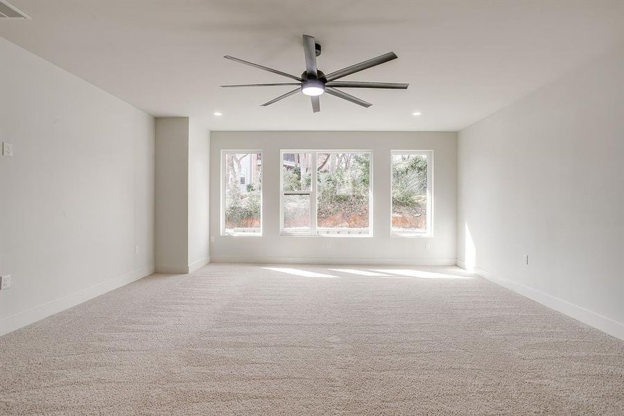 Spacious, unfurnished interior of a new home in , Arlington (Image 35).