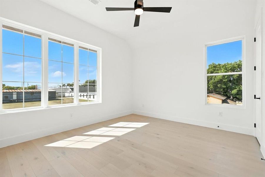 Spacious, unfurnished interior of a new home in , Roanoke (Image 21).