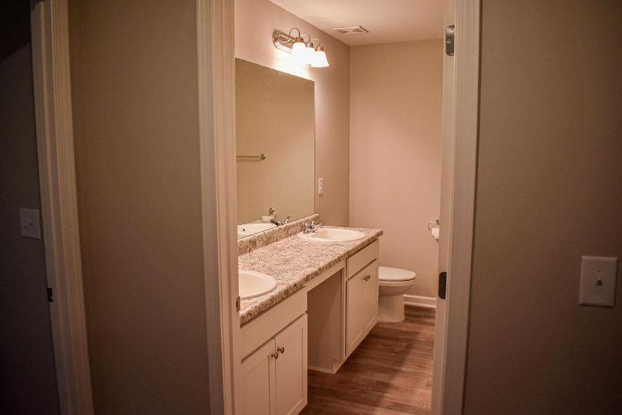 Furnished interior view inside a new home in , Dallas (Image 50). Furnished interior view inside a new home in , Dallas (Image 50).