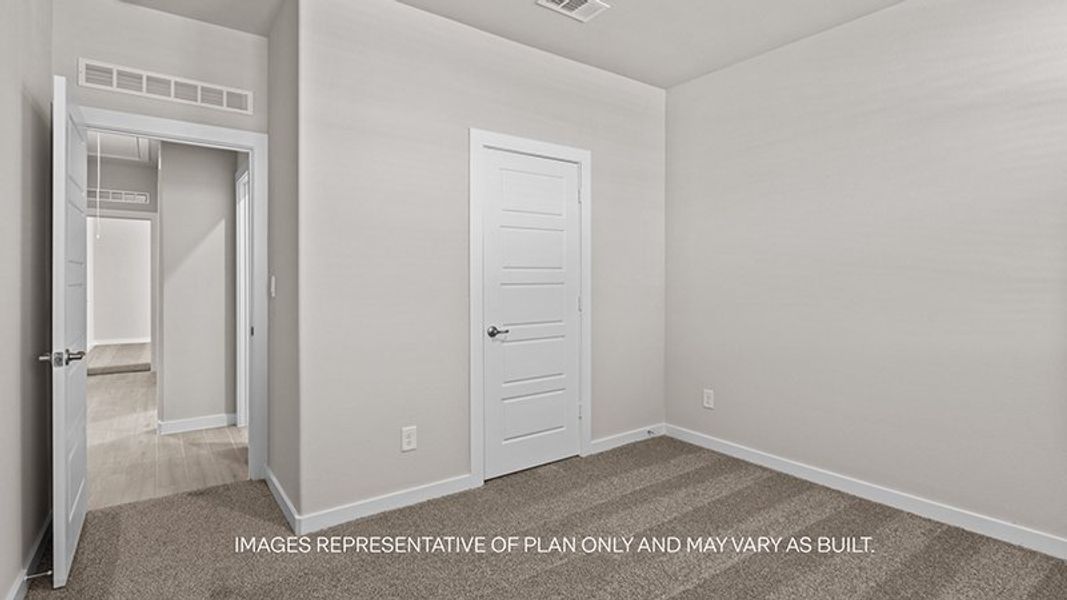 Spacious, unfurnished interior of a new home in Westmont, Lubbock (Image 13).