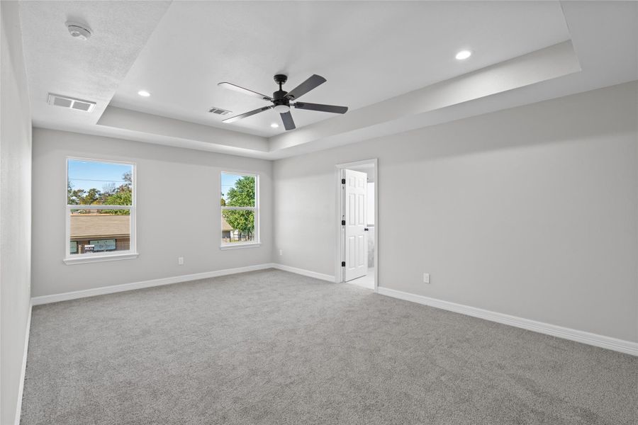 Spacious, unfurnished interior of a new home in , Houston (Image 30).
