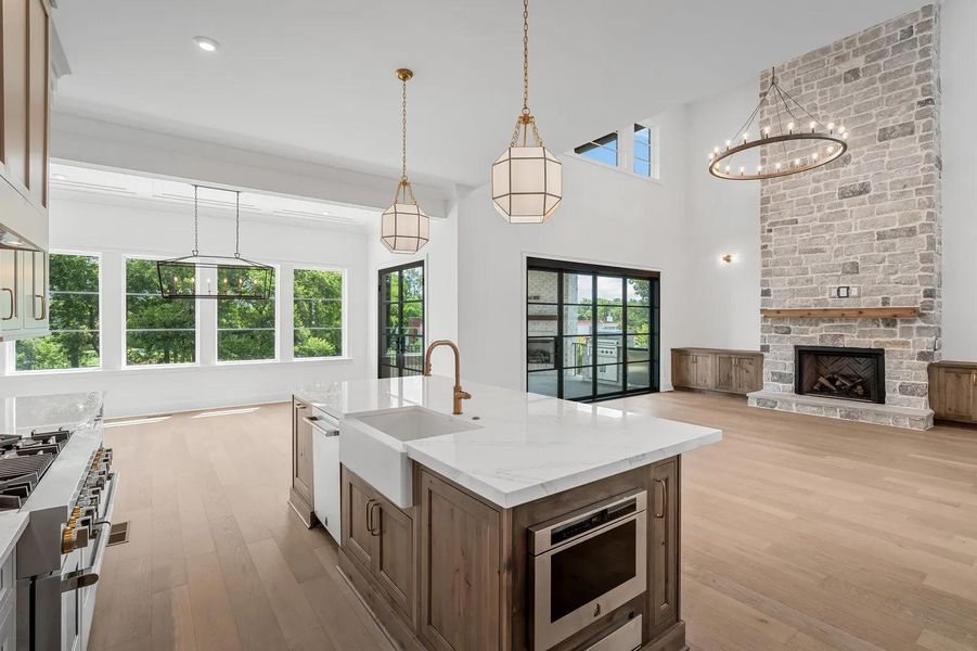 The Wilshire E Kitchen